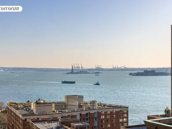 250 South End Avenue image 2 of 20