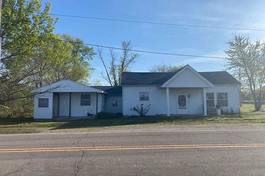 301 Main St, Truxton, MO 63381 Zillow