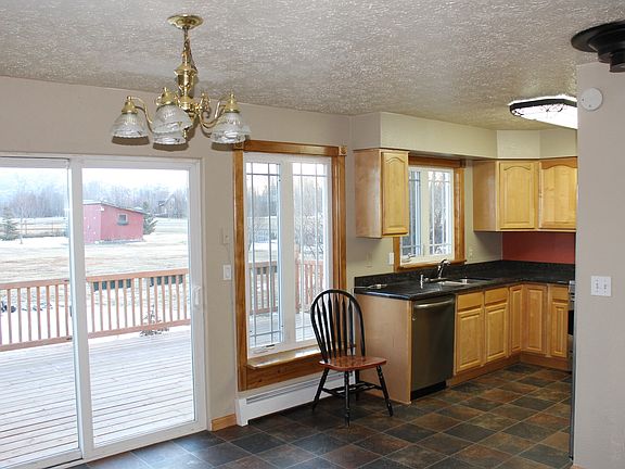 Dining to Kitchen