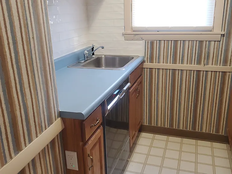 55-57 Higgins Ave #57 — Photo 10