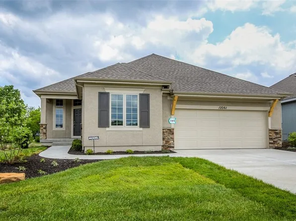 13724 Quigley St, Overland Park, KS 66221