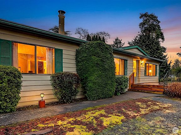 3rd image of 23812 Lake Drive E