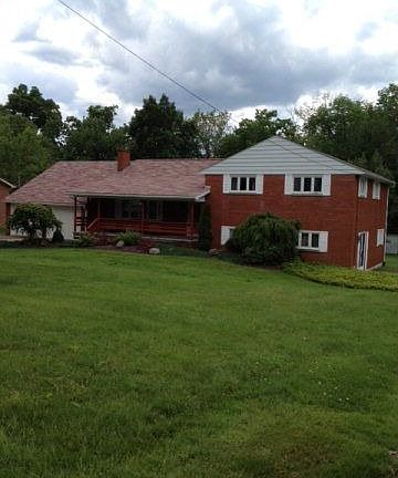 3rd image of 965 Beechwood Dr