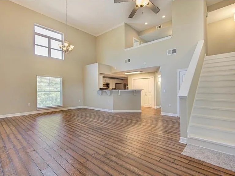 3501 Chenevert St #22 — Photo 30