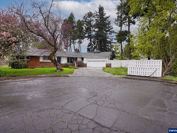 2nd image of 2235 34th Ave NE