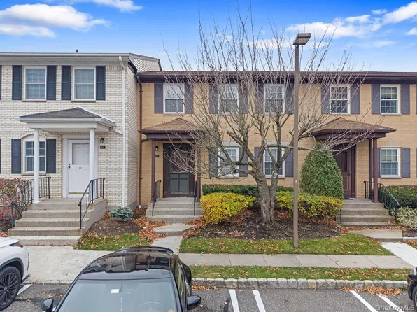 482 Iroquois Court, Suffern, NY 10901