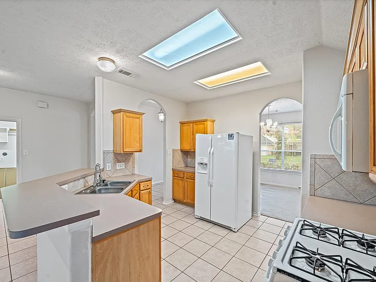 6423 Bonnie Chase Ln — Photo 11
