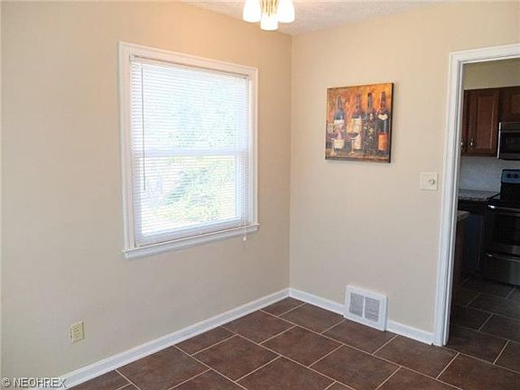 3rd image of 2305 25th St