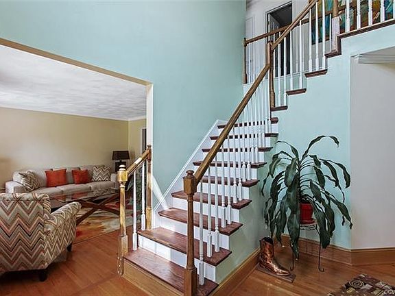 3rd image of 6420 Majestic Way