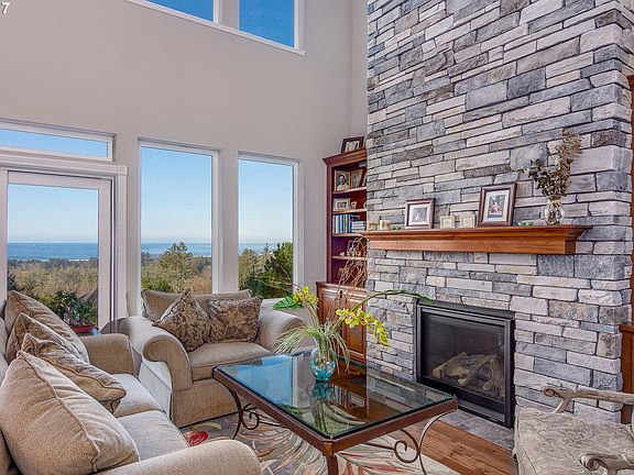 4th image of 6015 Pacific Overlook Dr