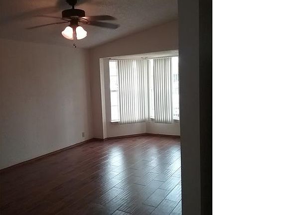 3rd image of 10832 Chert St