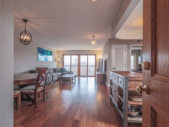 4th image of 6755 N Milwaukee Ave APT 508