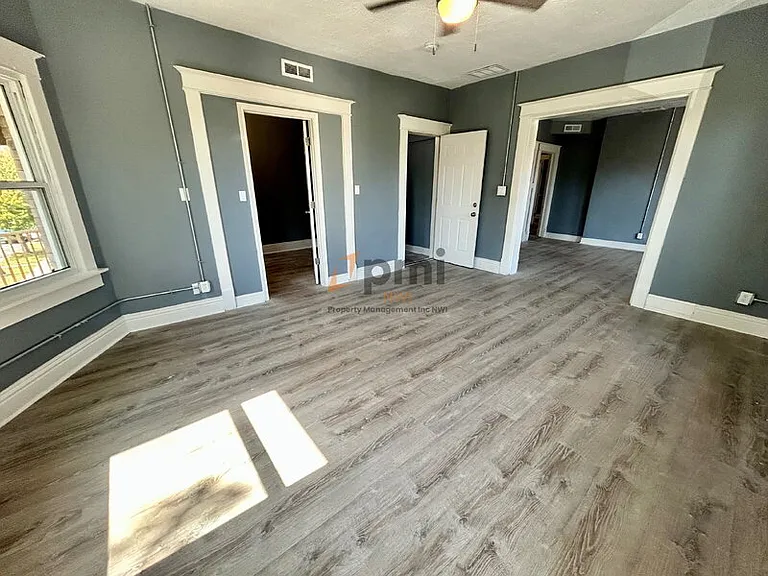 416 E 9th St #2 — Photo 6