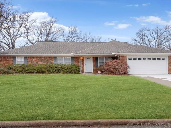 738 Oak Ridge Dr, Sand Springs, OK 74063