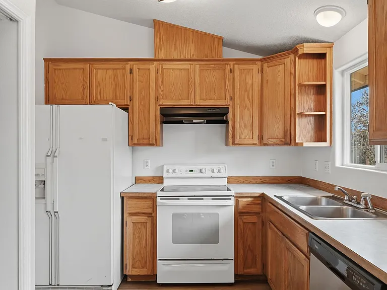 313 S Nectarine St — Photo 13