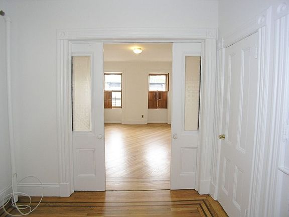 2nd image of 142 7th Ave APT 4