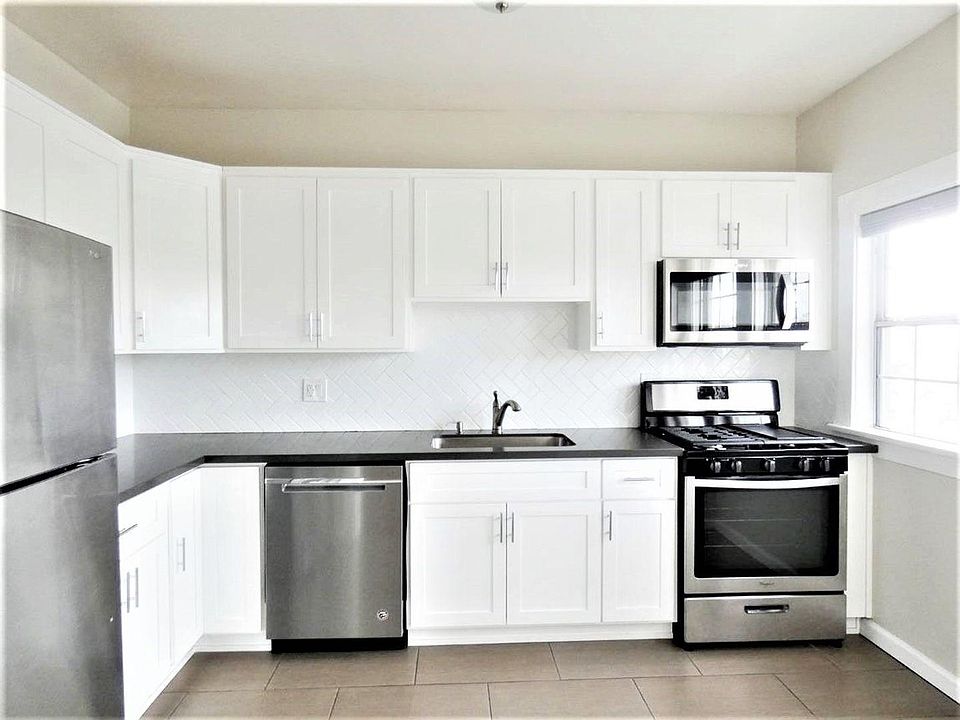 1st image of 2323 E 7th St #0