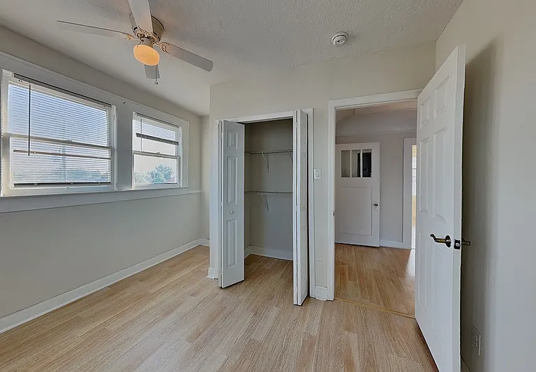 2904 W Chestnut St #3 — Photo 5