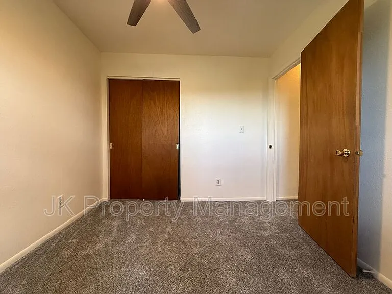 919 1st Ave SW #4 — Photo 19