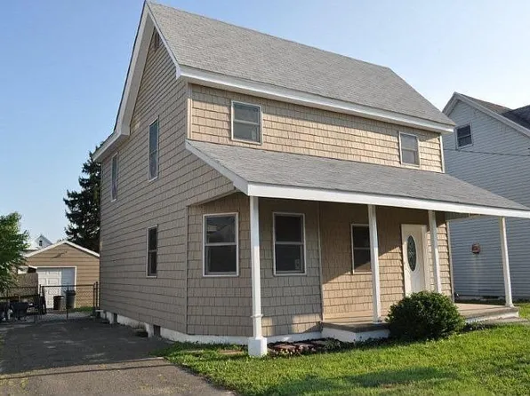 448 W Broad St, Gibbstown, NJ 08027