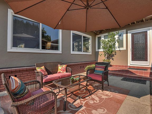 2nd image of 1677 Zinnia Ln