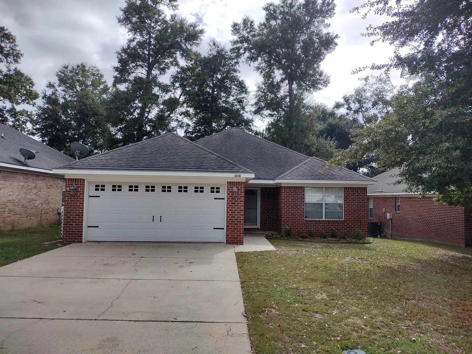 3 bed, 1409 sqft, $1,800 — Photo 2