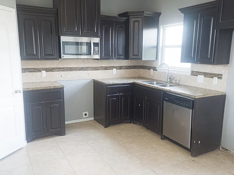 2307 Sage Dr — Photo 5