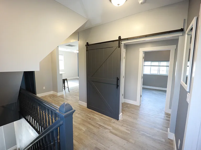 2102 Broadway Ave #1 — Photo 1