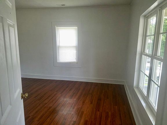 1st bedroom