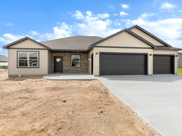 1655 Hurst Castle Rd, Saint Cloud, MN 56303