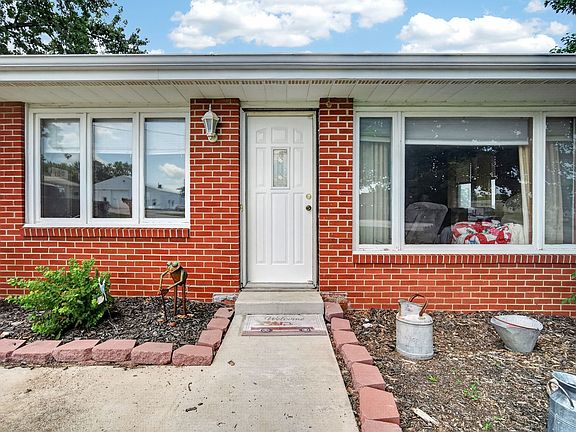4th image of 100 Vermeer Rd