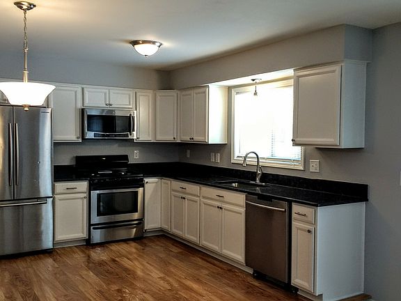 2nd image of 22347 Kingston Ct