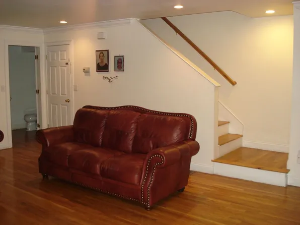 44 Mascot St, Dorchester, MA 02124