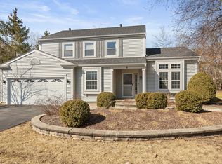 6 Ferndale Ct, Lake Zurich, IL 60047