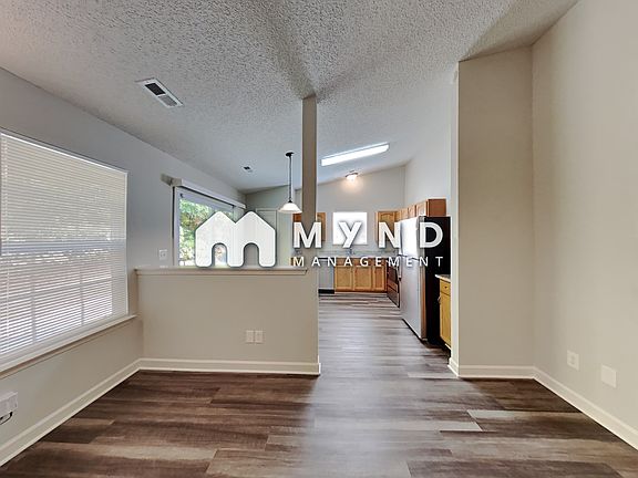 3rd image of 3914 Heysham Ln