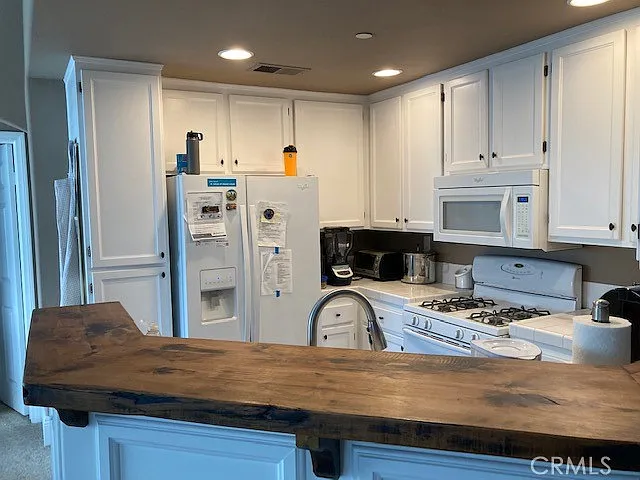2 bed, 1027 sqft, $2,990 — Photo 2