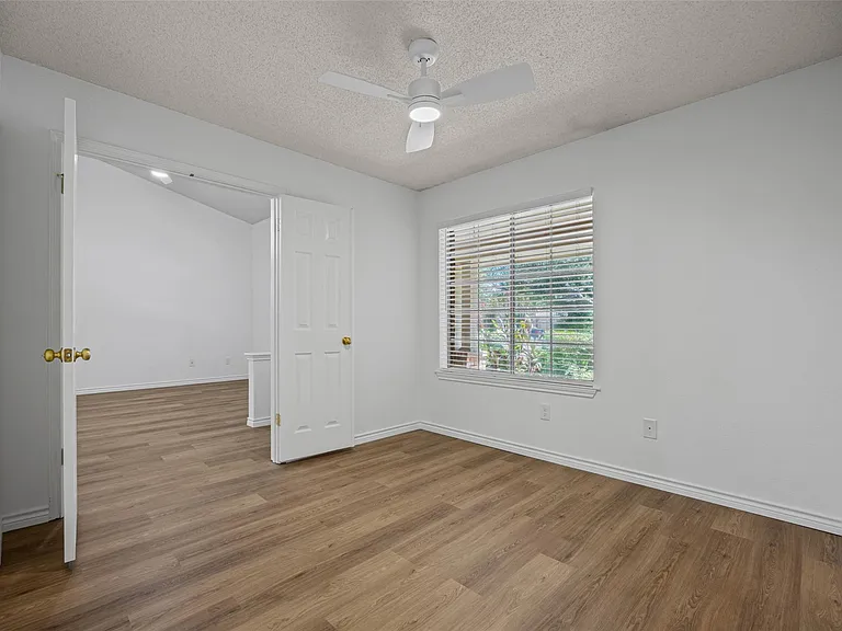 8417 Cornerwood Dr — Photo 21