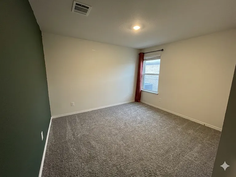 3300 Stanley St — Photo 7