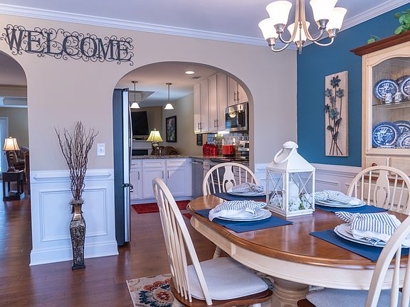 2nd image of 5830 Garden Cir