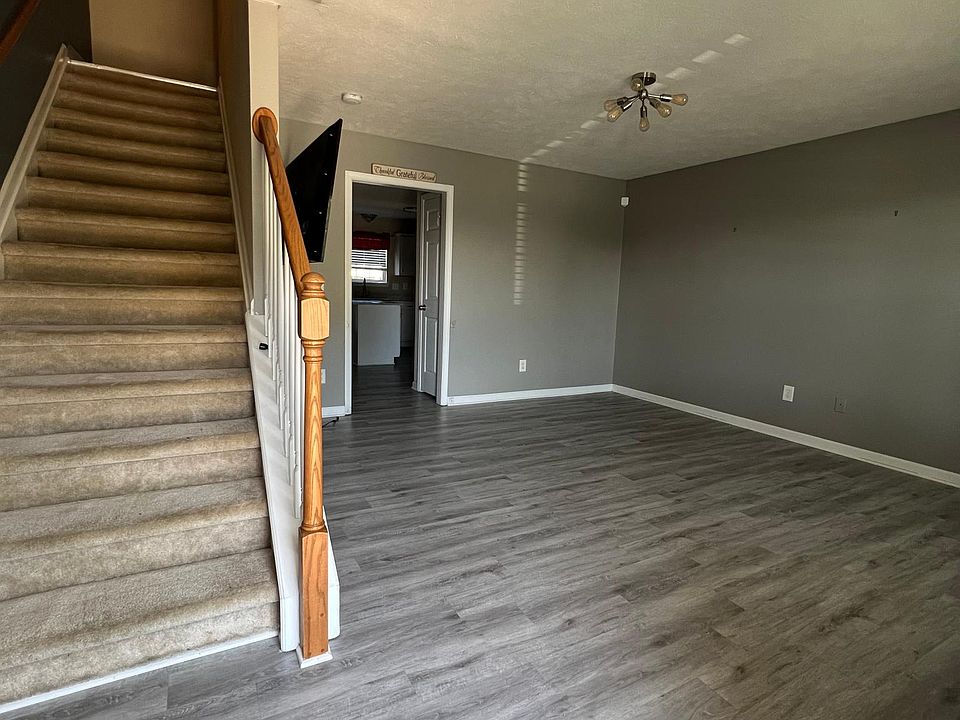 1st image of 129 Oak Valley Cir