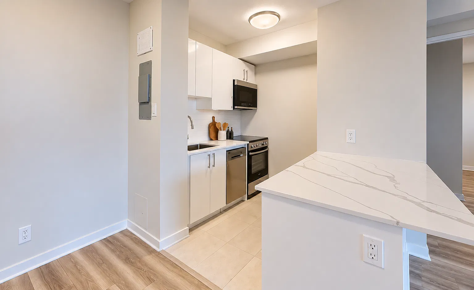 61 McEwen — Photo 2