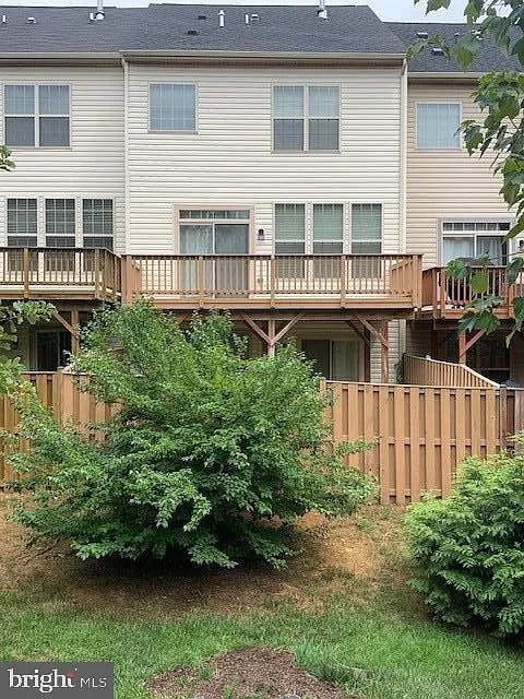 3 bed, 4.0 bath, 2320 sqft, $3,250 — Photo 3