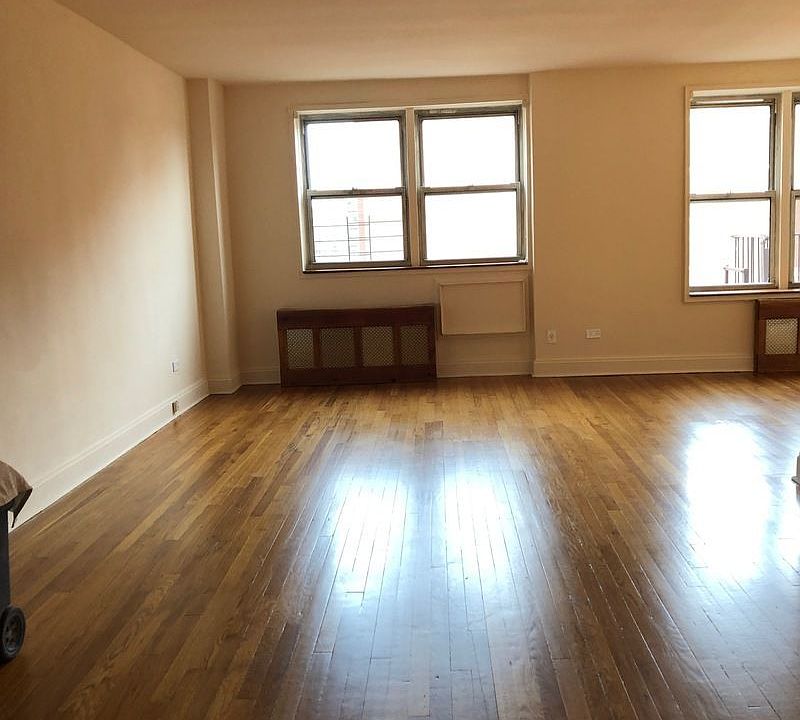 1st image of 8645 Saint James Ave APT 3V
