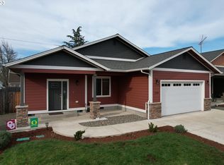 1598 NW Primrose Ct, Roseburg, OR