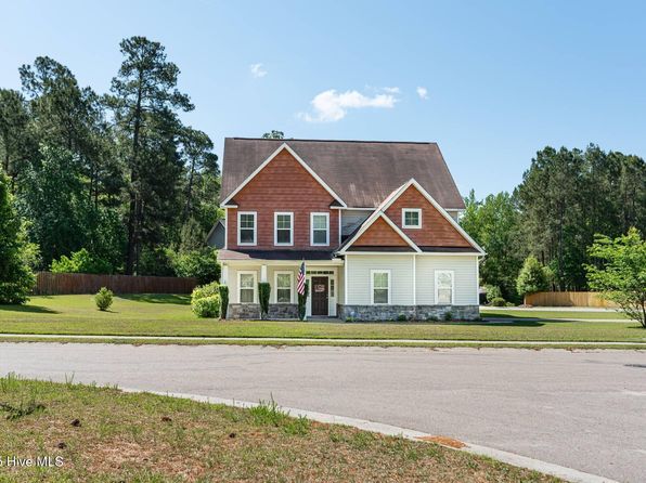 101 Birdsong Court, Aberdeen, NC 28315