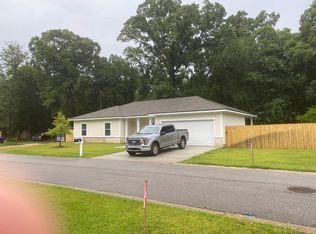 42 Prospect St, Freeport, FL 32439