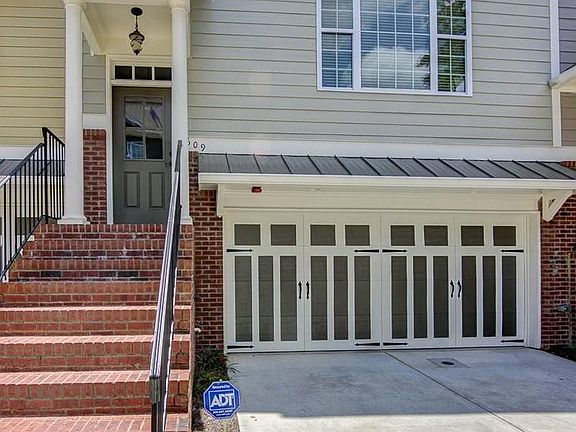 3rd image of 609 Lexington Vlg