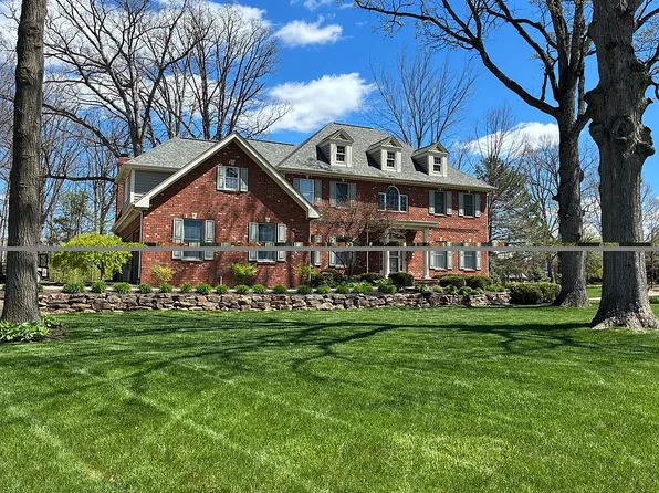 11709 Woodstream Ridge Ct, Fort Wayne, IN 46845