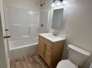 28 Green Leaves Dr #811, Amherst, MA 01002