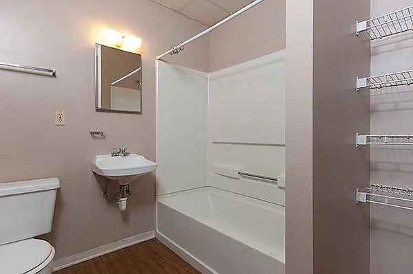 301 N Court St #10 — Photo 8